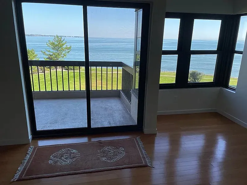 1 bed, 1.0 bath, 947 sqft, $1,990 — Photo 2