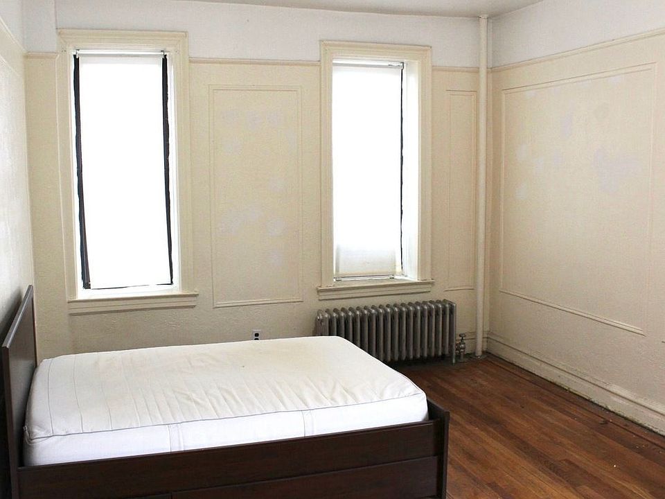2nd image of 57 Saint Pauls Pl APT 3D