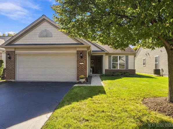 2772 Cascade Falls Cir, Elgin, IL 60124