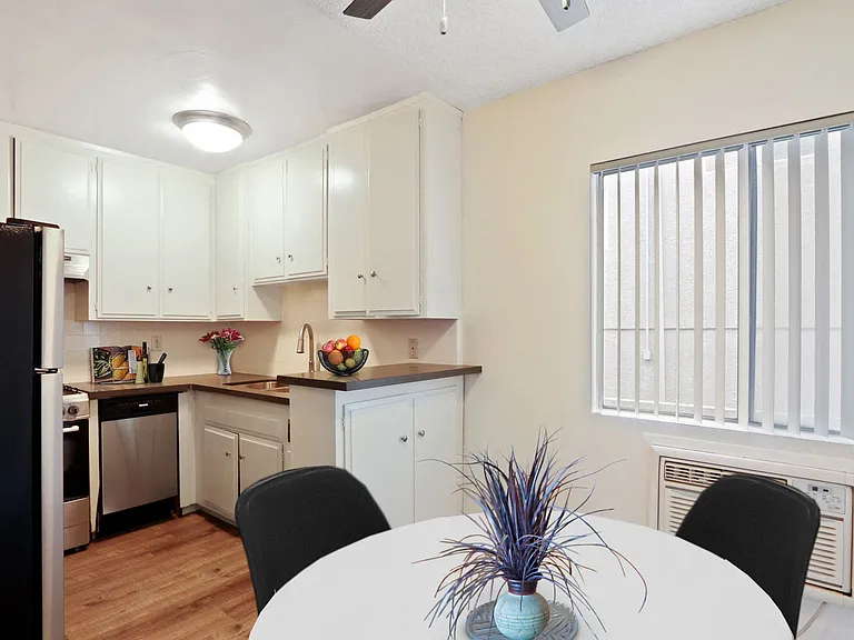 2477 Sawtelle Blvd — Photo 18