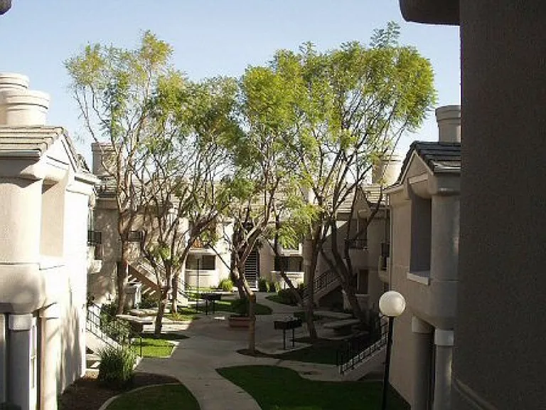 Alcantara Home Apts — Photo 8