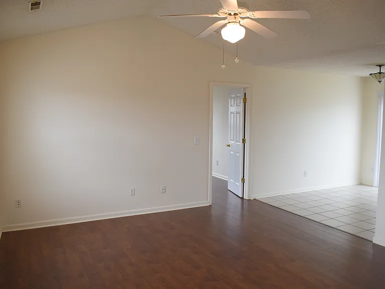 2500 Hawes Ct — Photo 7