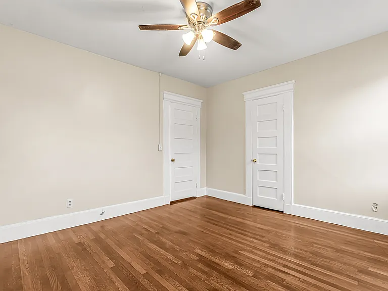 1035 Dixwell Ave — Photo 30