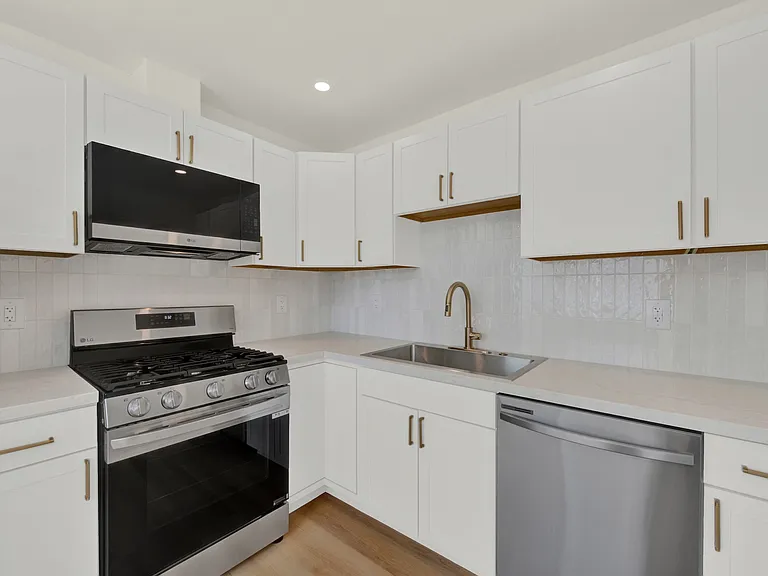 620 Military E #628 — Photo 4