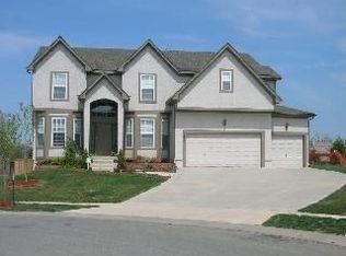 9224 W 143rd Ter, Overland Park, KS 66221