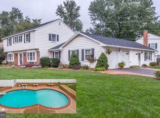 13100 Poplar Tree Rd, Fairfax, VA 22033