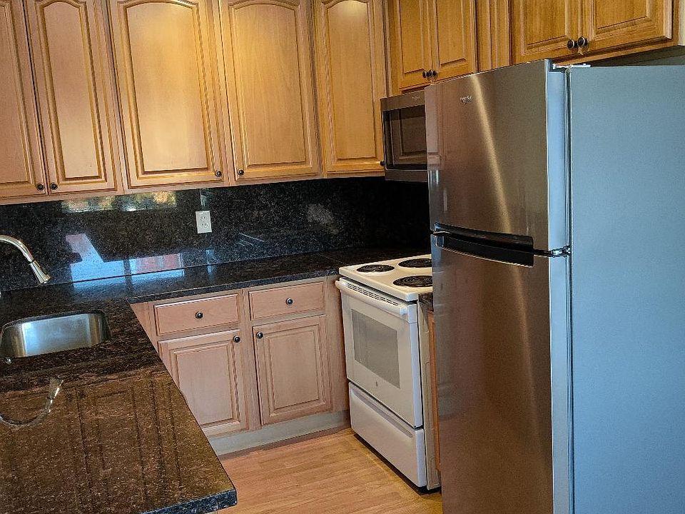 1st image of 1629 Ottawa Ct #4