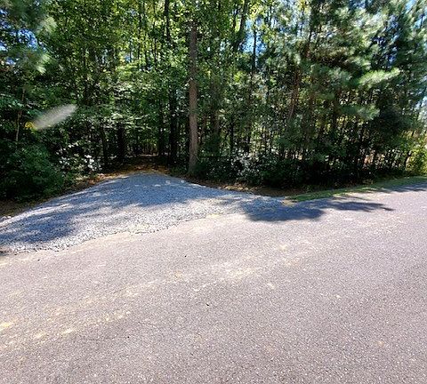 3rd image of 12 Indian Pointe Dr