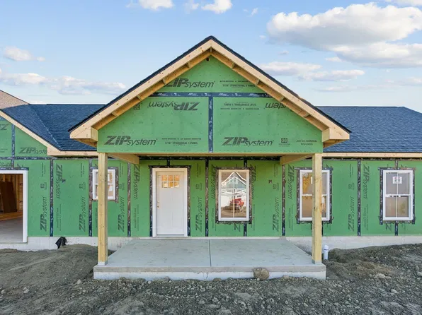 95 Fieldstone Drive, Augusta, ME 04330