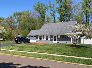 36 Handy Rd, Levittown, PA 19056