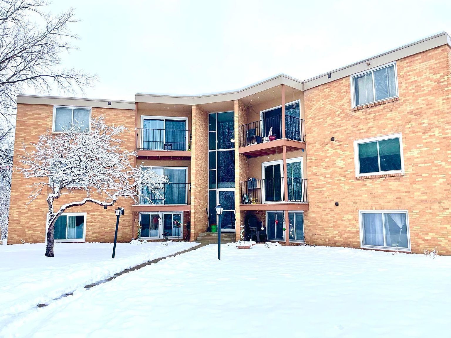 9147 Olson Memorial Hwy 306, Golden Valley, MN 55427 Zillow