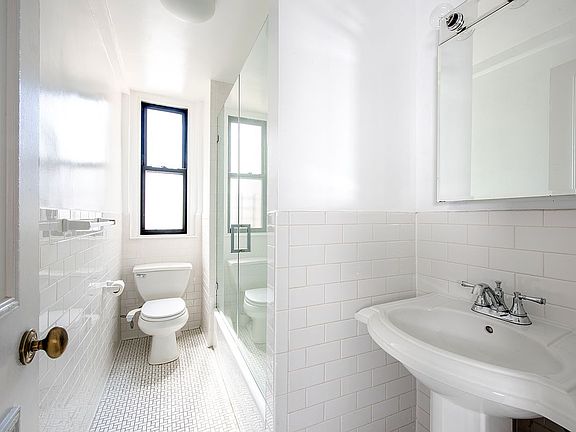 5th image of 308 E 79th St APT 14C