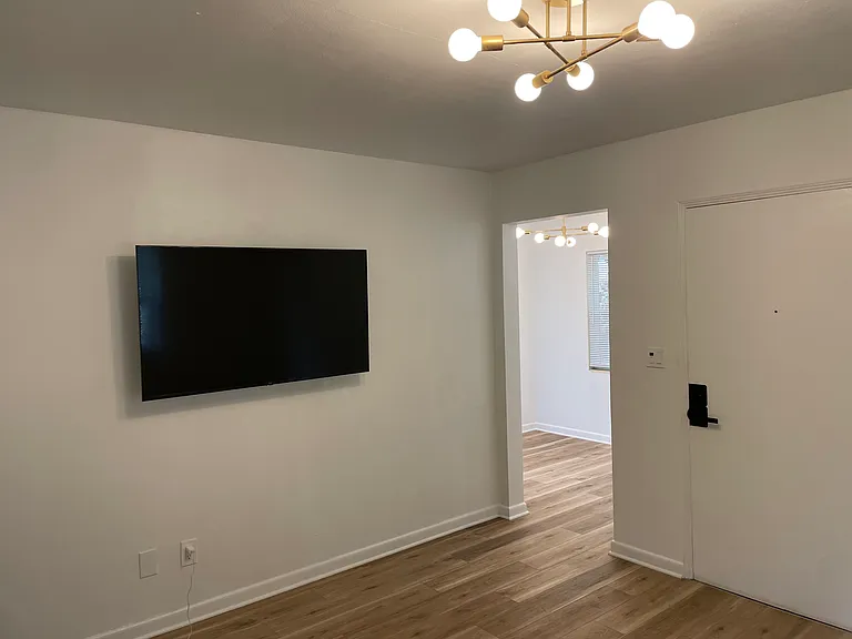 823 SE 4th Ave — Photo 17
