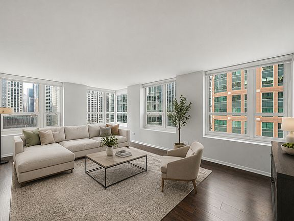 3rd image of 345 N La Salle Dr APT 1108