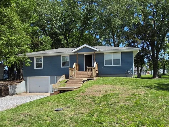 305 Park St, Lathrop, MO 64465