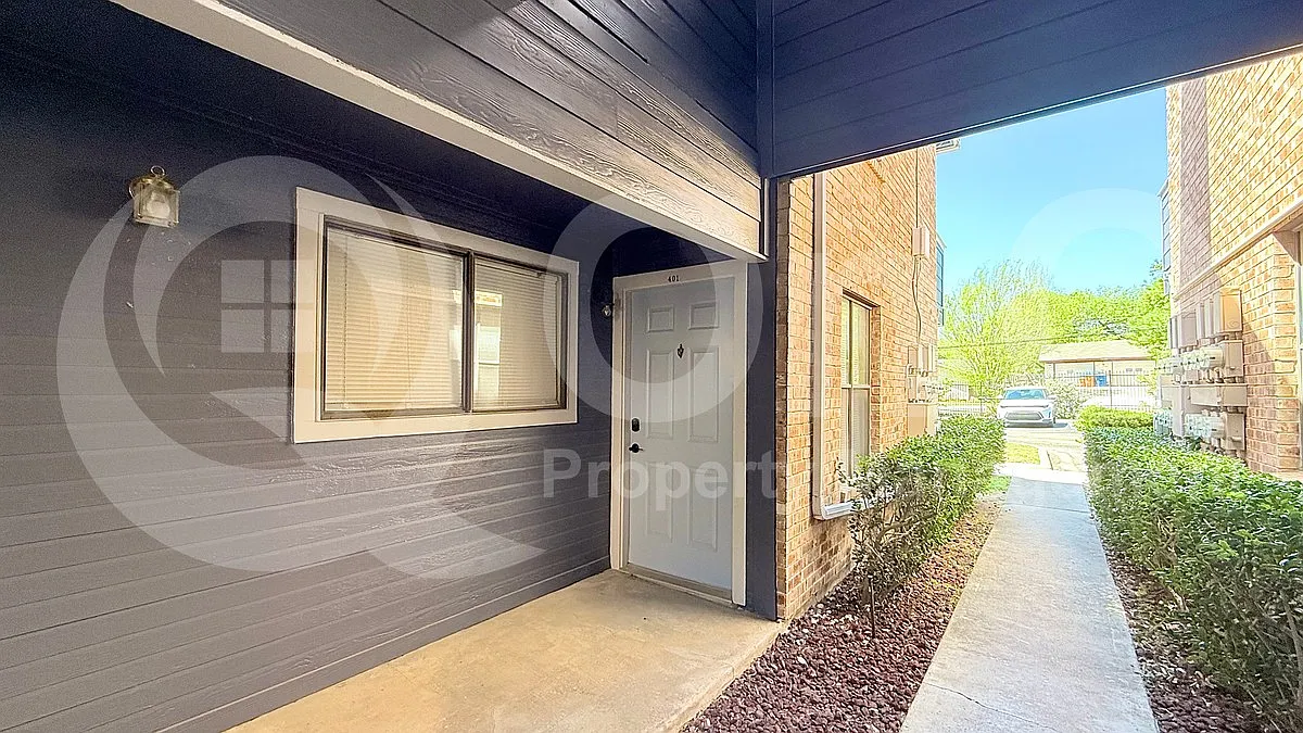 1 bed, 1.0 bath, 389 sqft, $745 — Photo 2