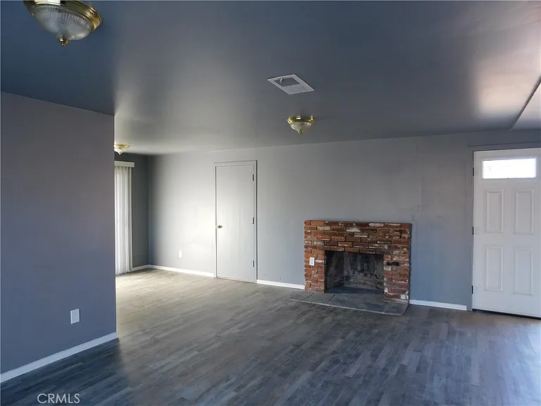 21306 Bancroft Ct — Photo 7