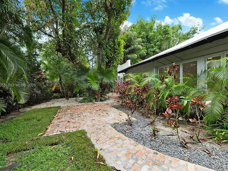 3797 El Prado Blvd — Photo 20
