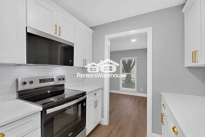 1004 Whitehall Dr — Photo 18
