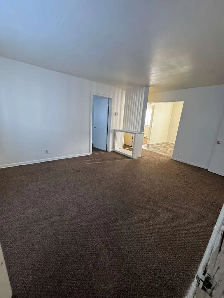 8023 West Thurston Avenue - 1 — Photo 2