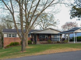 344 Greens Lake Cir, Rossville, GA 30741