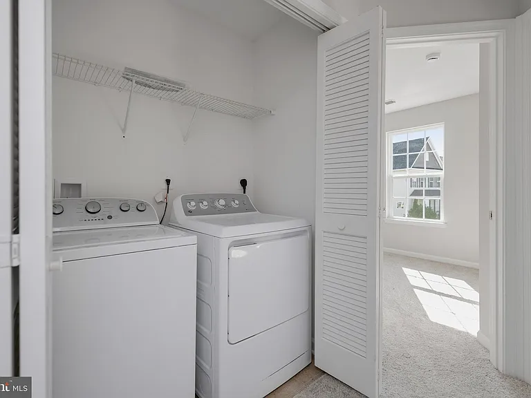 8647 Rosecrans Ln — Photo 25