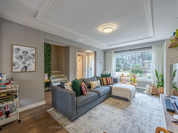 3rd image of 5475 Lakeshore Rd #113