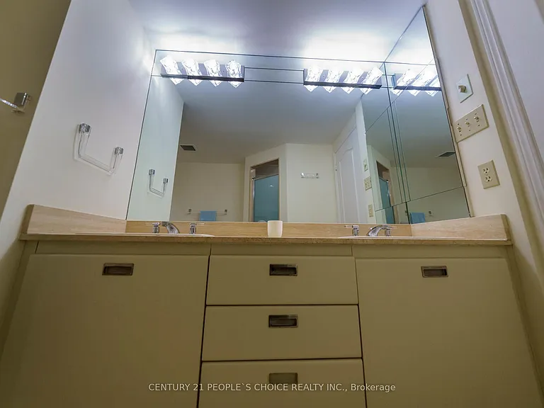1905 Pilgrims Way #506 — Photo 30