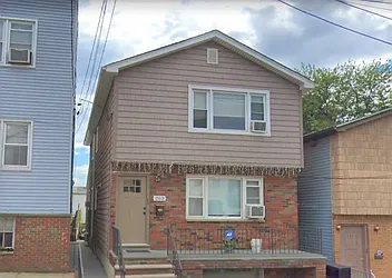 203 Zabriskie Street, #2