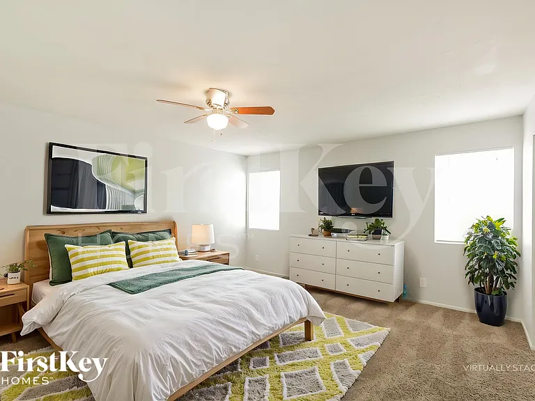 9631 N 35th Dr — Photo 11