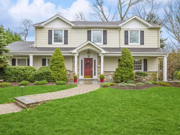 17 Elmbark Lane, East Northport, NY 11731