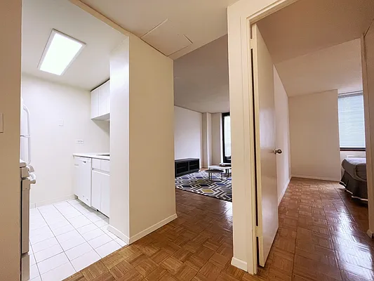 Rented by Royal Operation System | media 6