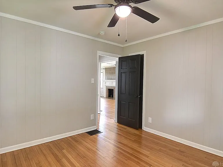 523 Watervliet Ave — Photo 16