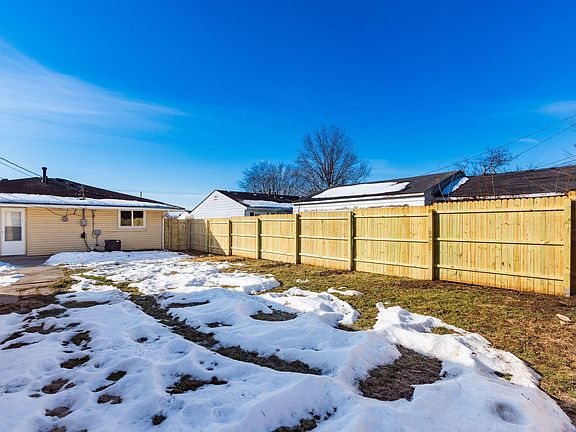 2nd image of 884 Bruckner Rd