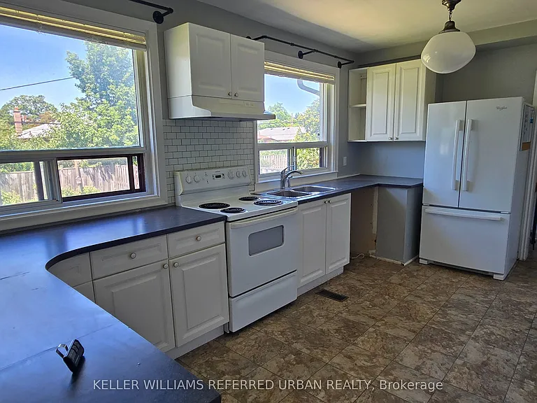 166 Kennard Ave — Photo 6