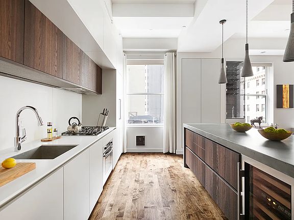 5th image of 15 Broad St APT 1810