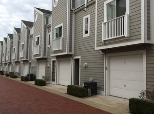23 Landings Blvd, New Buffalo, MI 49117