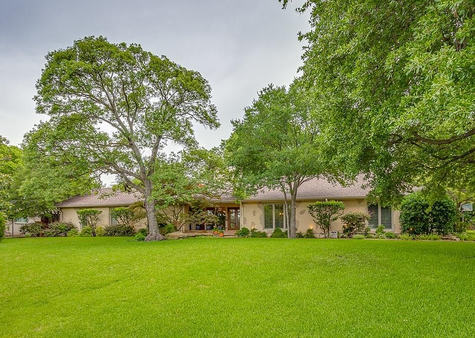 1st image of 6917 Meadowcreek Dr