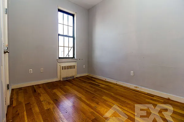 Rented by EXR | media 4