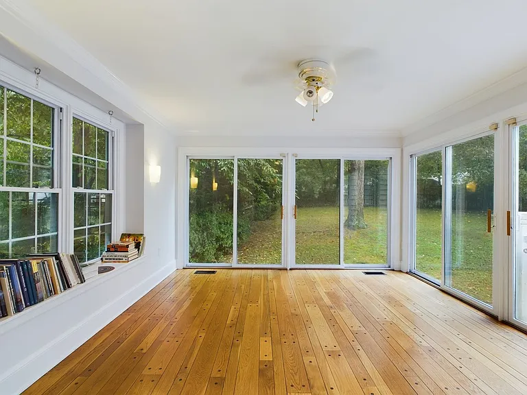 10211 Windbluff Dr — Photo 14
