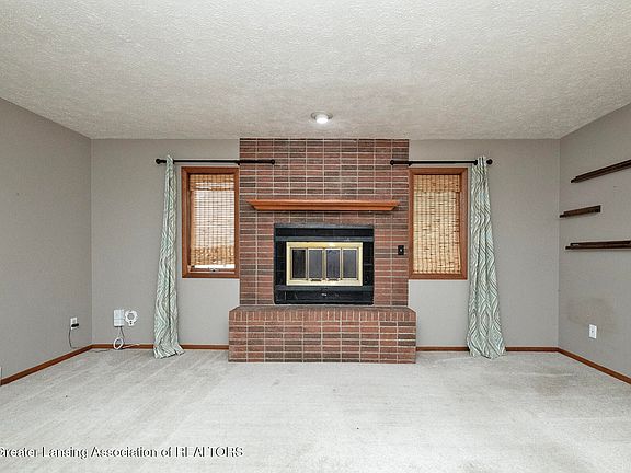 5th image of 740 Snyder Rd