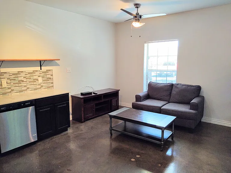 Hickory Park Apartments — Photo 13