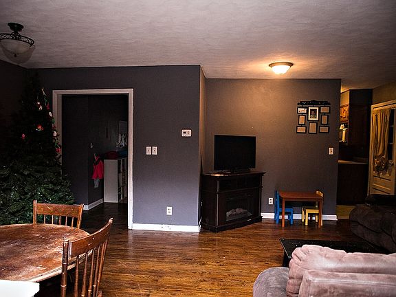 5th image of 308 Western Ave
