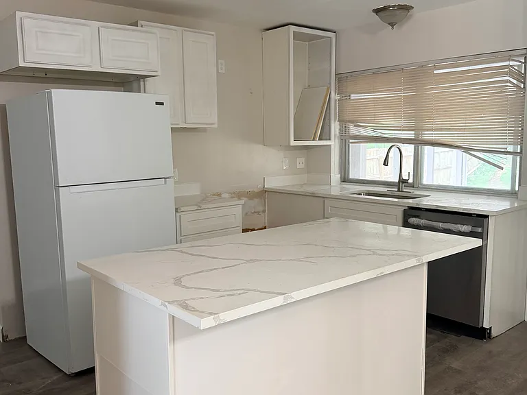 528 Arborwood Dr — Photo 4