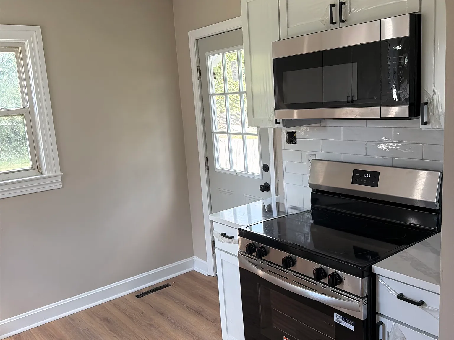 3 bed, 1079 sqft, $1,650 — Photo 4