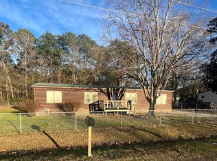 144 Dawsey Dr, Bonneau, SC 29431