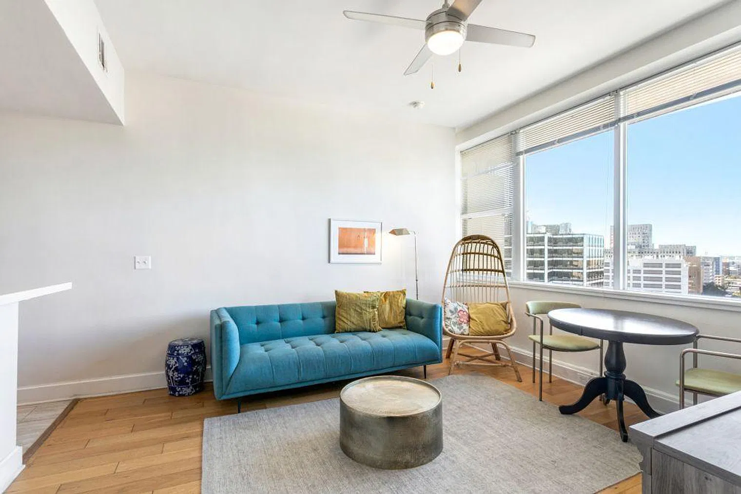 1 bed, 1.0 bath, 807 sqft, $3,970 — Photo 1