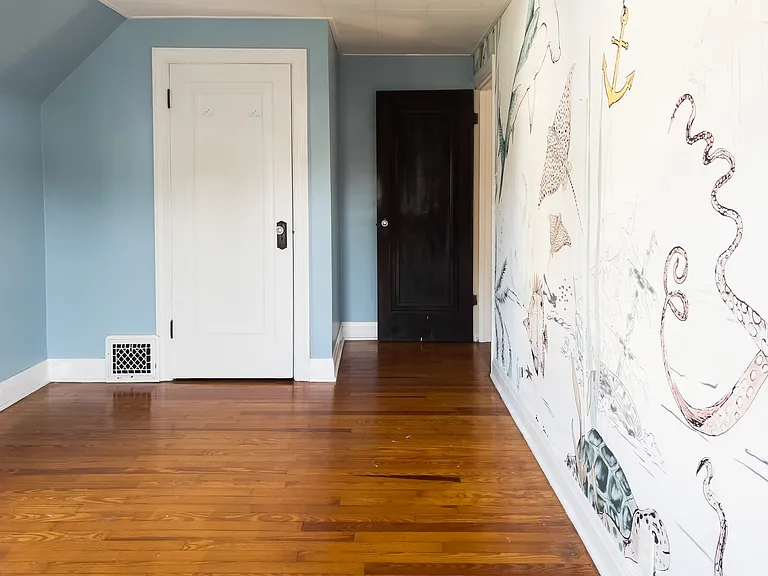 1340 E South St — Photo 26