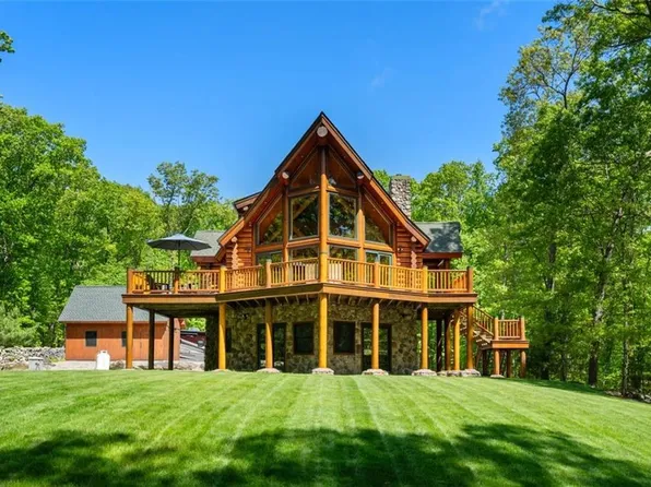 50 Mountain Laurel Ln, Scituate, RI 02857