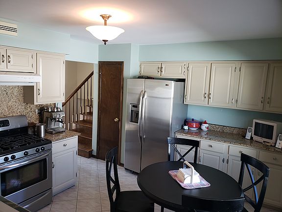 4th image of 17 Franklin Dr